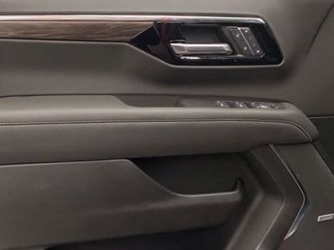 New 2026 Chevrolet Suburban Premier w/ Sun And Tow Package AWD/4WD image 29