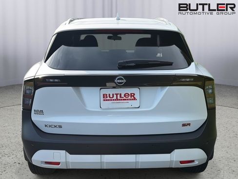 Used 2025 Nissan Kicks SR FWD image 5