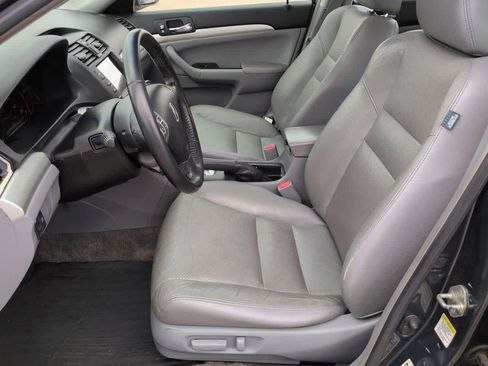 Used 2008 Acura TSX w/ Navigation FWD image 16
