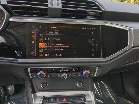 New 2025 Audi Q3 2.0T Premium image 24