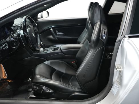 Used 2015 Maserati GranTurismo Sport image 31