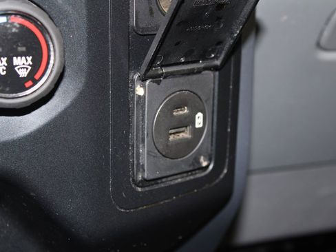 Used 2023 Ford F150 XLT image 46