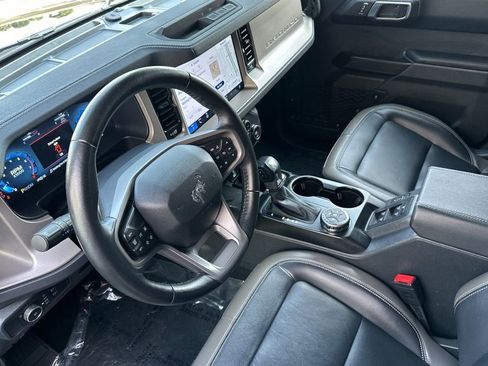 Used 2025 Ford Bronco Outer Banks AWD/4WD image 11