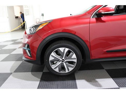Used 2022 Kia Niro EX image 9