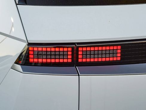 New 2026 Hyundai Ioniq 5 SEL image 7