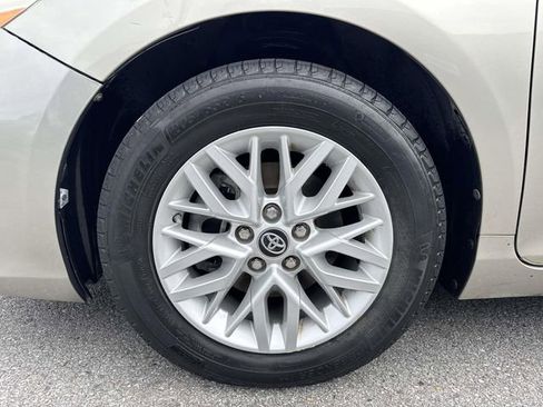 Used 2016 Toyota Camry LE FWD image 9