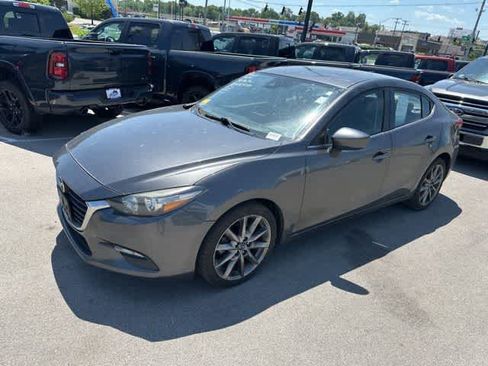 Used 2018 MAZDA MAZDA3 Touring FWD image 11