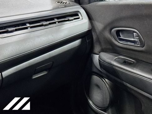 Used 2016 Honda HR-V LX image 23