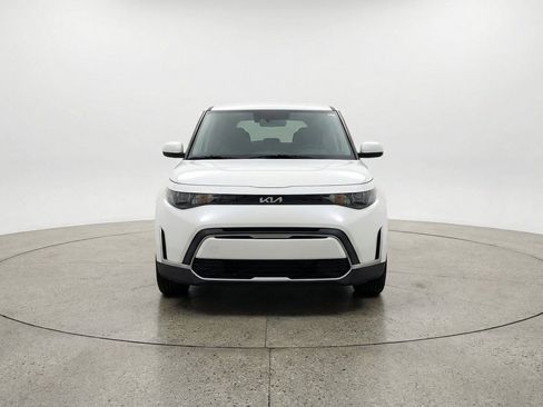 Used 2025 Kia Soul LX w/ LX Technology Package FWD image 2