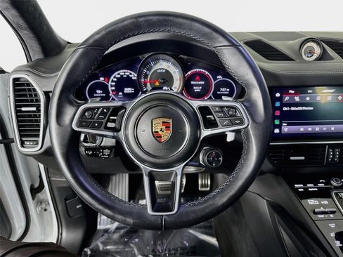 Used 2022 Porsche Cayenne GTS AWD/4WD image 12