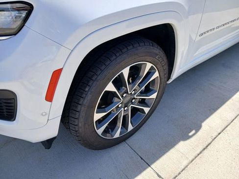 Used 2023 Jeep Grand Cherokee L Overland AWD/4WD image 9