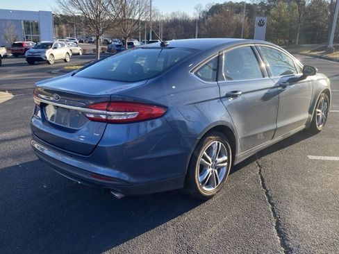 Used 2018 Ford Fusion SE w/ Fusion SE Technology Package image 11