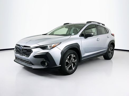 Used 2024 Subaru Crosstrek 2.0i Premium image 3