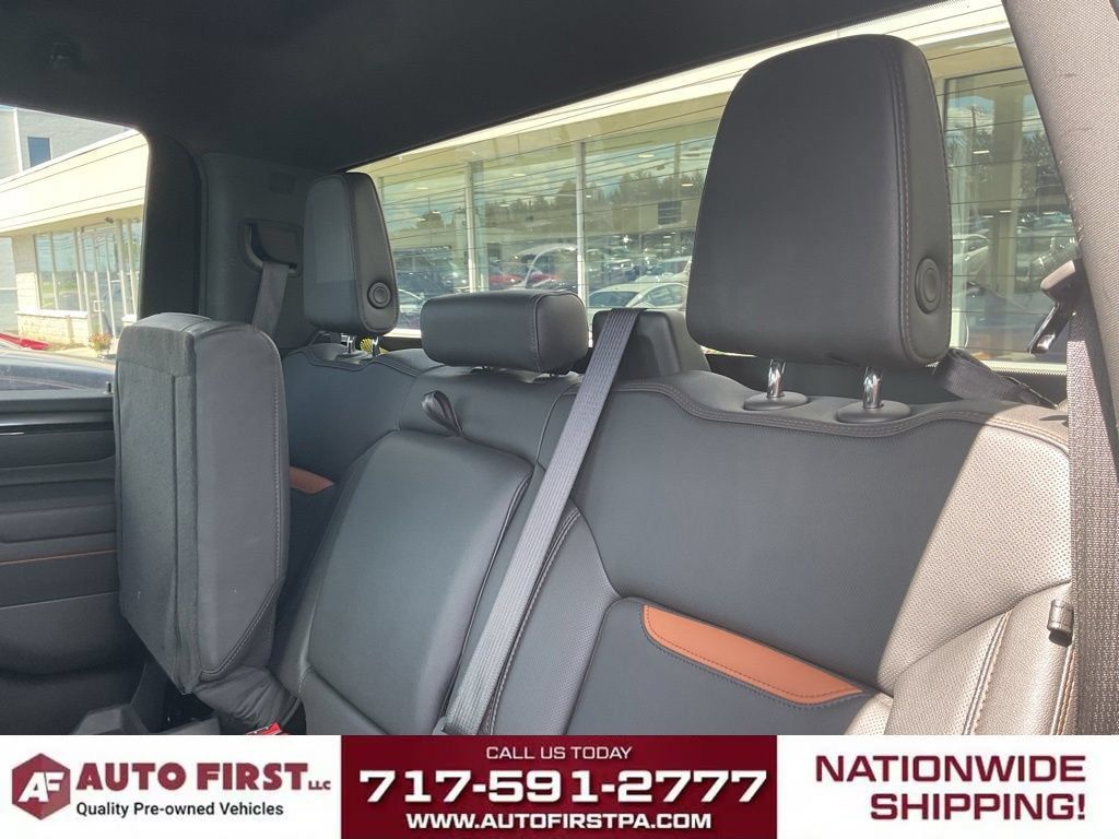 Used 2025 GMC Sierra 2500 AT4 AWD/4WD image 16