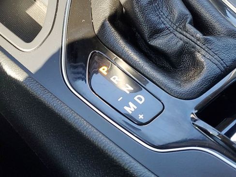 Used 2019 Jeep Cherokee Limited image 23