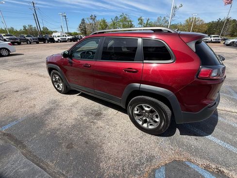 Used 2019 Jeep Cherokee Trailhawk w/ Cold Weather Group AWD/4WD image 5