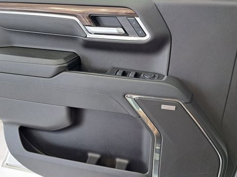 Used 2024 Chevrolet Silverado 1500 LT Trail Boss w/ Convenience Package II image 22