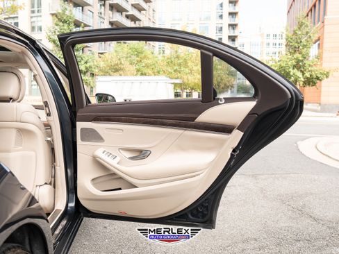 Used 2019 Mercedes-Benz S 560 Sedan image 46