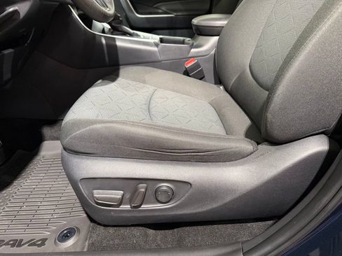 Certified 2025 Toyota RAV4 XLE AWD/4WD image 14