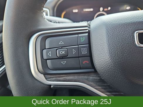 Used 2024 Jeep Wagoneer Series II w/ Flexible Seating Group image 11