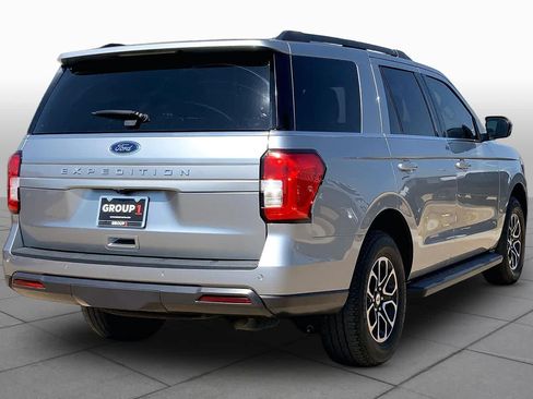 Used 2024 Ford Expedition XLT AWD/4WD image 12