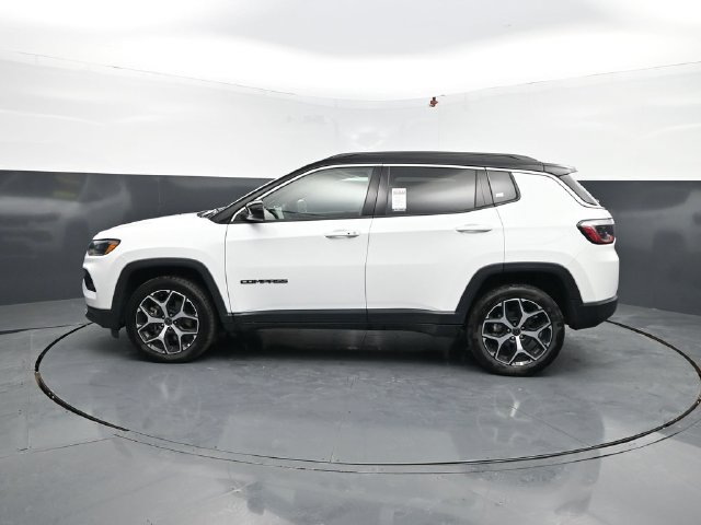 Used 2025 Jeep Compass Limited AWD/4WD image 4