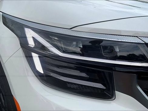 Certified 2025 Kia Seltos SX AWD/4WD image 31
