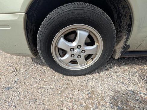 Used 2005 Ford Taurus SE FWD image 11