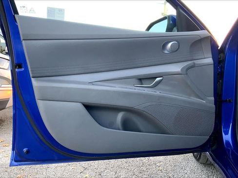 Used 2024 Hyundai Elantra SEL image 22