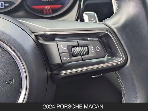 Used 2024 Porsche Macan AWD/4WD image 20
