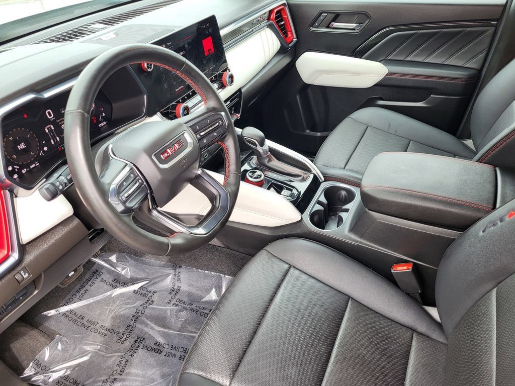 Used 2024 GMC Canyon AT4X AWD/4WD image 10