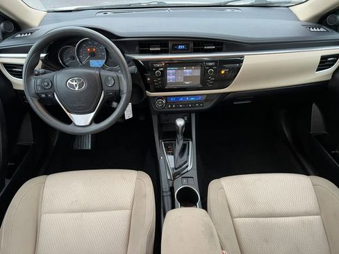 Used 2014 Toyota Corolla LE image 2