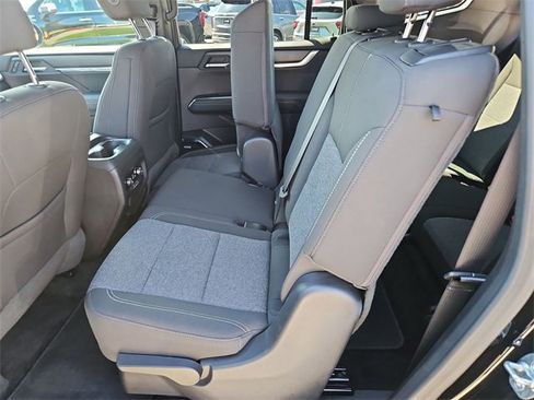 Used 2025 GMC Acadia Elevation image 24