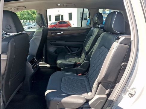 Certified 2025 Volkswagen Atlas SEL Premium R-Line AWD/4WD image 10