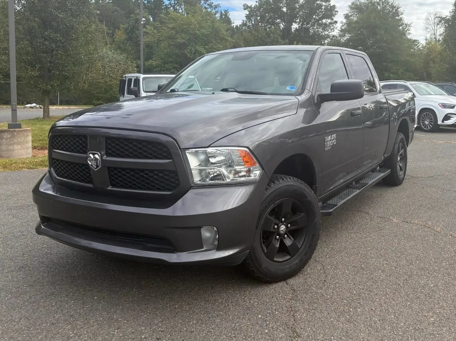 Used 2019 RAM 1500 Express AWD/4WD image 2