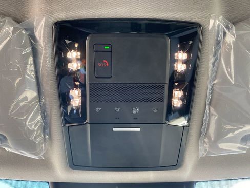 New 2025 Mitsubishi Outlander SE image 23