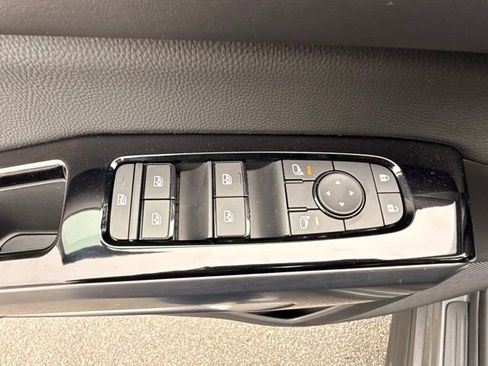 New 2026 Nissan Pathfinder SL image 11