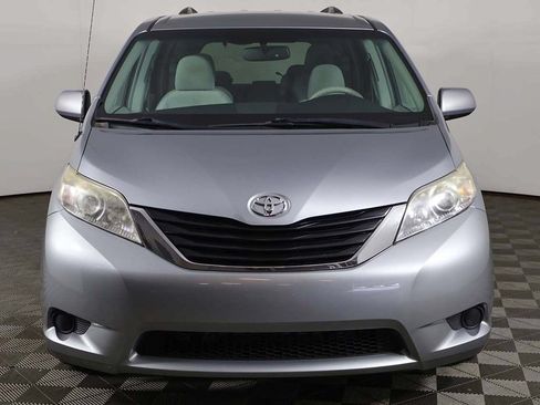 Used 2011 Toyota Sienna LE w/ Towing Pkg FWD image 8