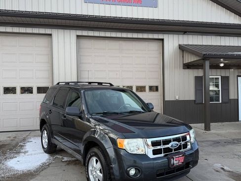 Used 2009 Ford Escape XLT image 1