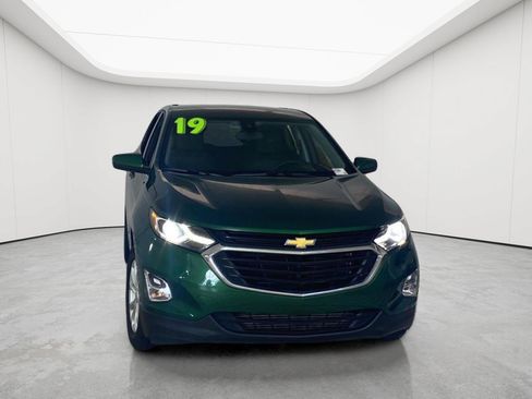 Used 2019 Chevrolet Equinox LT w/ Driver Convenience Package FWD image 2