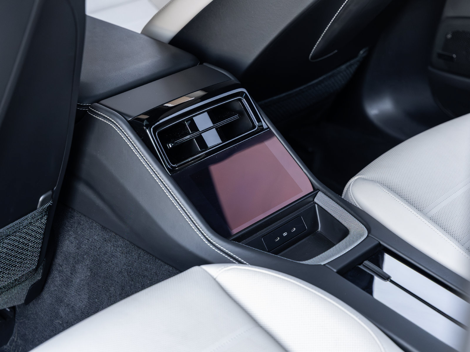 Certified 2024 Porsche Panamera RWD image 37