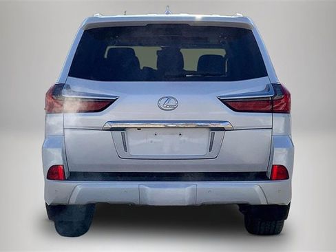 Used 2021 Lexus LX 570 4WD w/ Luxury Package image 4