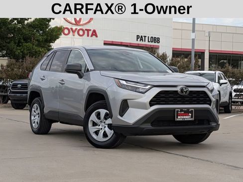 Used 2025 Toyota RAV4 LE AWD/4WD image 2