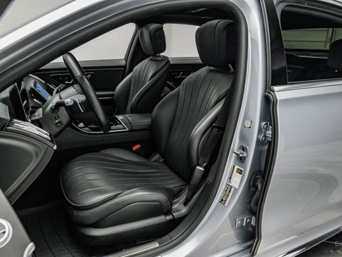 Used 2022 Mercedes-Benz S 580 4MATIC Sedan w/ AMG Line Package image 48
