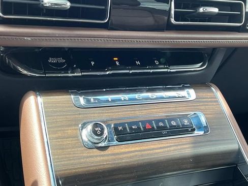 Used 2025 Lincoln Aviator Reserve w/ Illumination Package AWD/4WD image 26
