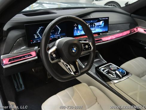Used 2023 BMW 740i w/ Parking Assistance Package RWD image 13
