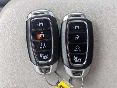 Used 2022 Hyundai Kona Limited FWD image 34