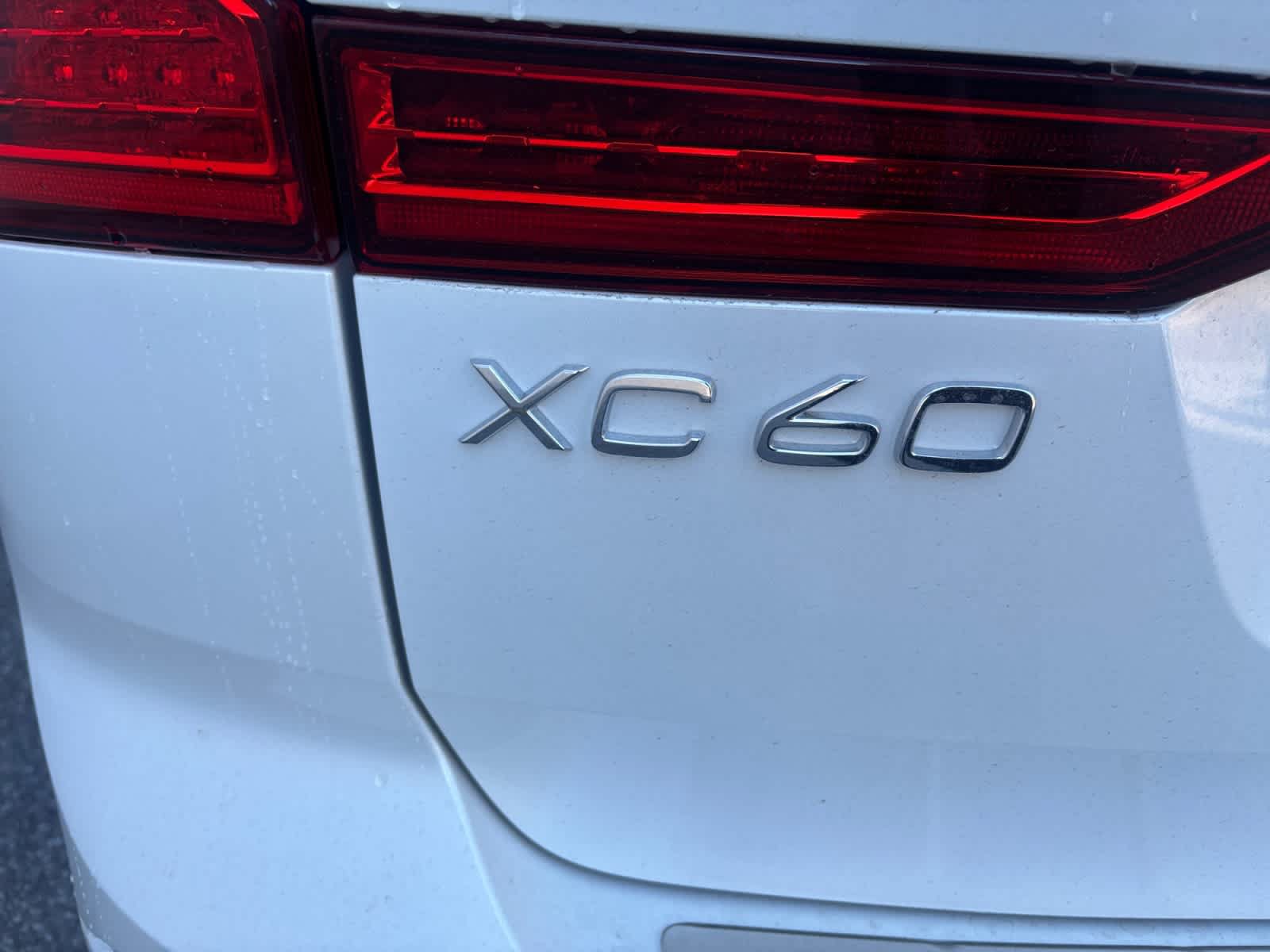 Used 2025 Volvo XC60 T8 Ultra w/ Protection Package Premier AWD/4WD image 24