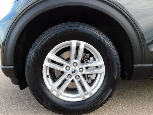 Used 2023 Ford Explorer XLT image 10