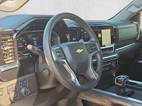 Used 2024 Chevrolet Silverado 1500 LTZ AWD/4WD image 10